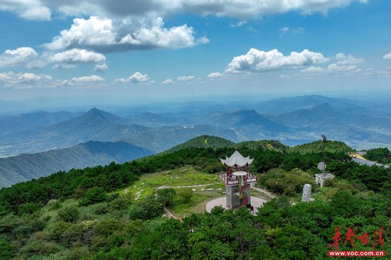 (天岳幕阜山景区美不胜收。徐典波 摄)