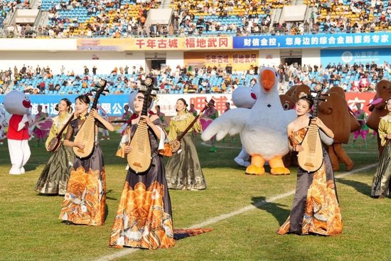 （踩高跷、扎故事、武冈丝弦等非遗竞相亮相湘超赛场）