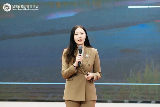 北京和泰智研管理咨询有限公司总经理赵莉敏作主题授课