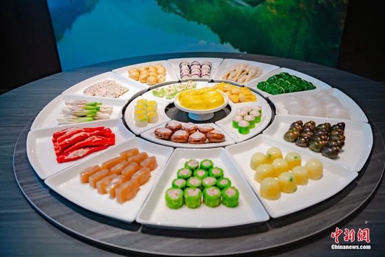 江华瑶家十八酿。王健 摄