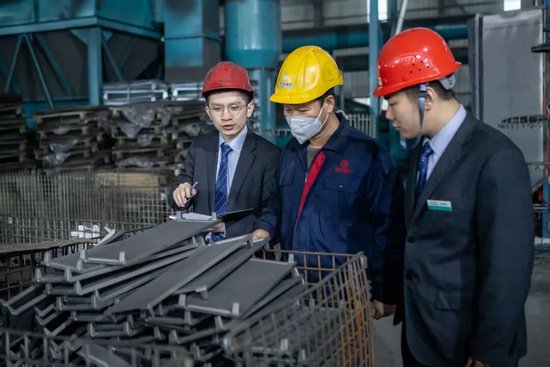 ▲农行湖南郴州嘉禾支行客户经理实地调研正润铸造生产经营情况