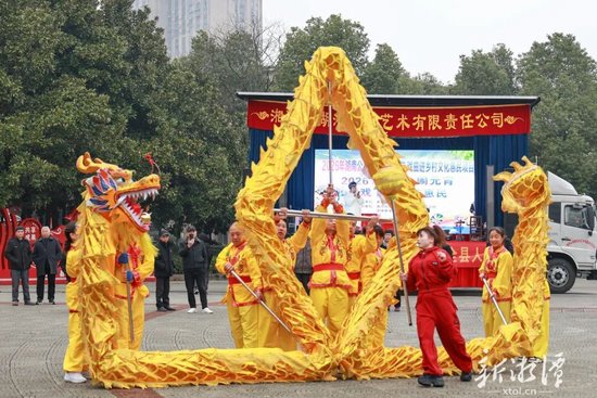 惠民演出现场。（通讯员 李翠贤 摄）