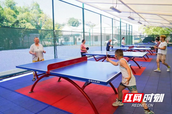  小小的乒乓球跃动在长沙各处，闪耀在每一处城市肌理间。