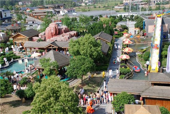 (灰汤金太阳温泉农庄。景区供图)