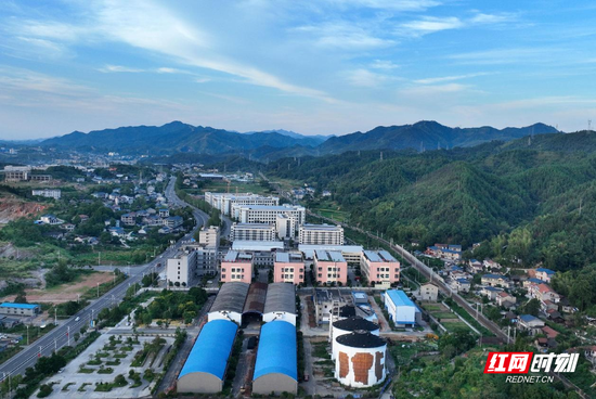 洪江市高新区航拍图(杨锡建 摄)