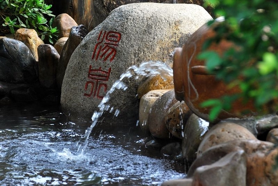 灰汤温泉小镇