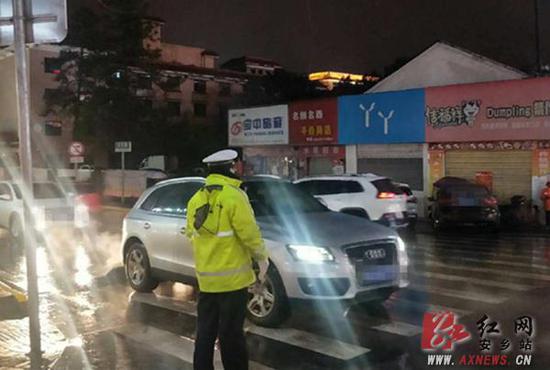 安乡交警圆满完成春节保畅保安工作