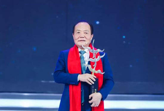振石控股集团董事局主席、中国巨石总裁张毓强。