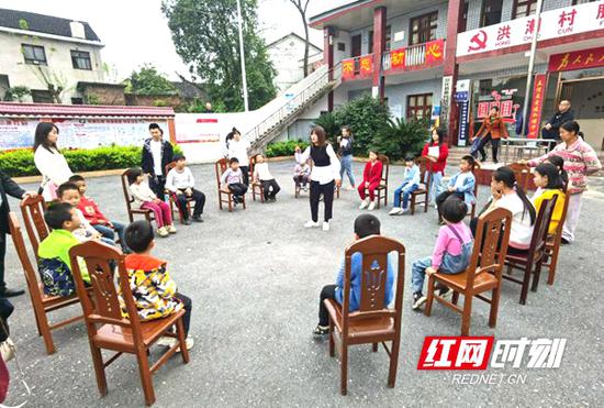 送教下乡,口才课培训现场。