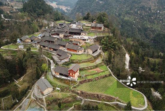 十八洞村。
