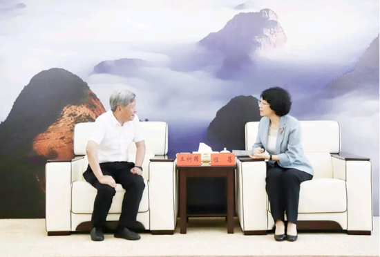 （6月16日，王树国与邵阳市委书记程蓓座谈深入交流）