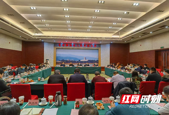 《湖南网络名人净化网络环境倡议书》发布。