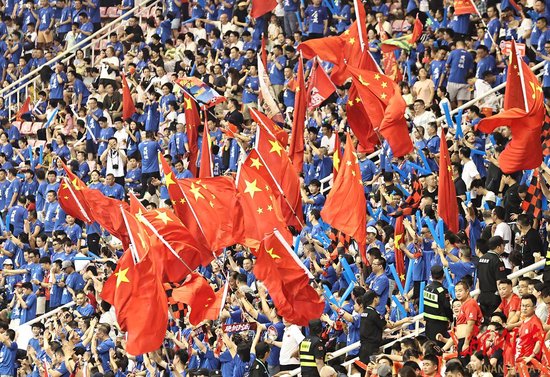 (湘超联赛开幕式现场。)