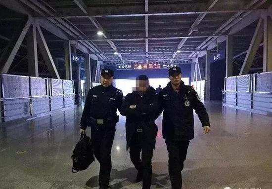 岳阳市公安局人口_岳阳县公安局人口与出入境管理大队办证 零停留(2)