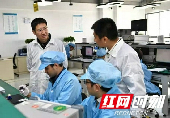 长沙海格北斗研发的产品在高精度智能驾驶、应急减灾、远洋船舶等领域广泛应用