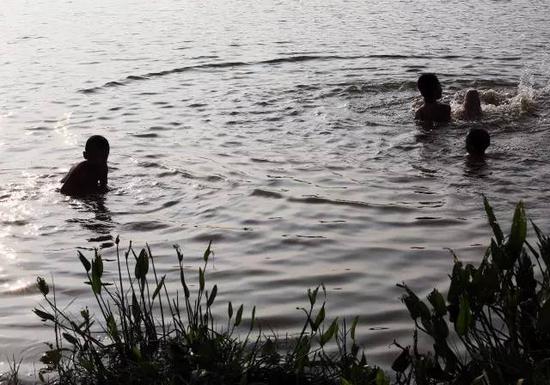 耒阳6名小学生下河游泳 两女孩意外溺亡