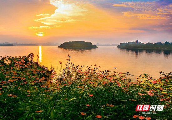 岳阳洞庭湖国家级旅游度假区。