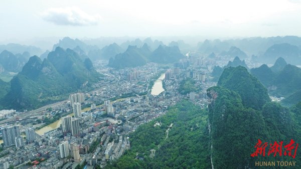 广西壮族自治区河池市山水奇秀。