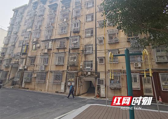 资料图:长沙市天心区黄兴南路的老旧小区五交化宿舍改造后面貌焕然一新。