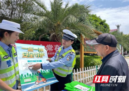 “五一”期间,全省启动“两站”(乡镇交通管理站、交通安全劝导站)3.6万个。