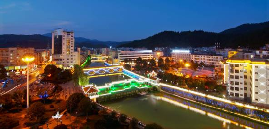 桂东县城夜景 桂东县委宣传部供图