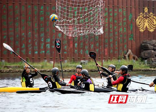 皮划艇运动员张家界备战第二届全国青年运动会