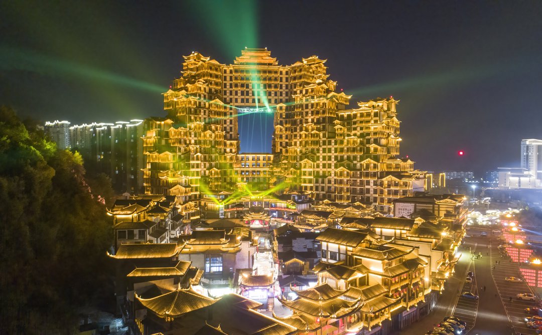 张家界七十二奇楼。辜鹏博 摄