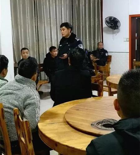 洪江市警方o2o出重拳端掉一个涉恶犯罪窝点