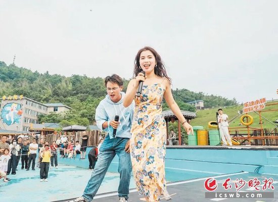 小镇音乐节歌声飘扬。均由宁乡市文旅广体局供图