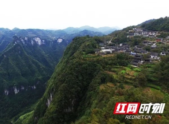 湘西州花垣县双龙镇金龙村(图片均由省住建厅提供)。