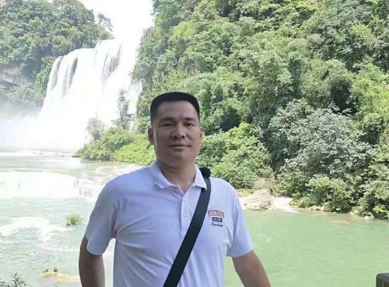 许孔习生前生活照