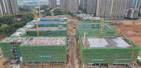 ▲ 湖南师大附中双语实验学校位于友谊路与石竹路东北侧,是一所全新的公办九年一贯制学校。
