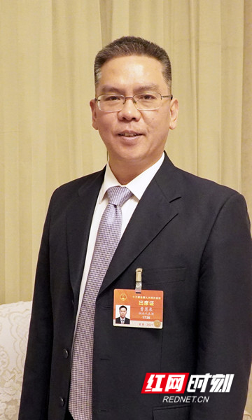 全国人大代表、湖南省工信厅厅长曹慧泉。