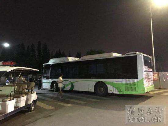 14岁少年驾驶的肇事公交车。