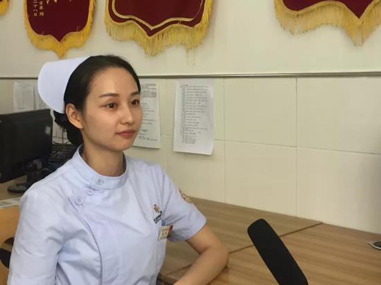 接受记者采访时,周炜坦言自己只是做了该做的事。尚一网记者 曾兰 摄