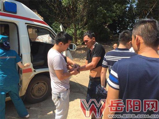 嫌疑人暴力拒捕 岳阳80后所长负伤将其擒获