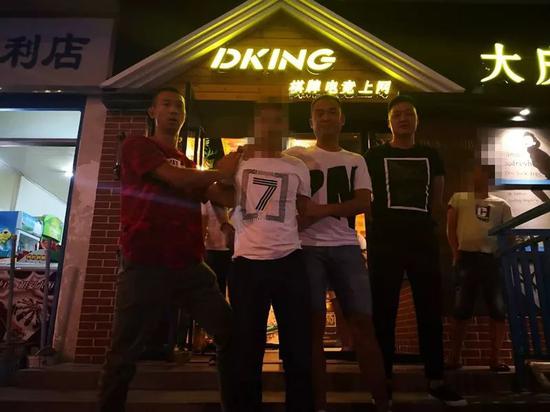 衡阳男子深夜搬20斤石头砸车窗 疯狂作案10余起