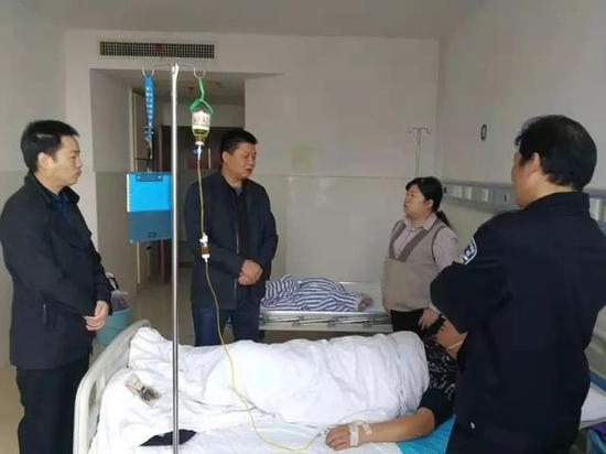 益阳沅江仨男子酒后驾驶并打伤民警 已进看守所