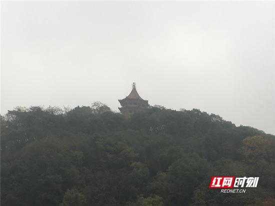 雾中山寺。王津 摄