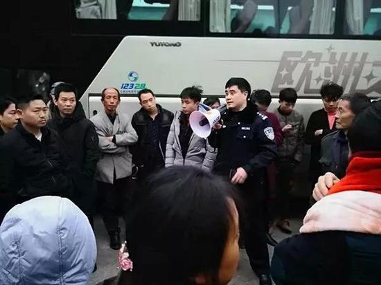 洪江市警方o2o出重拳端掉一个涉恶犯罪窝点