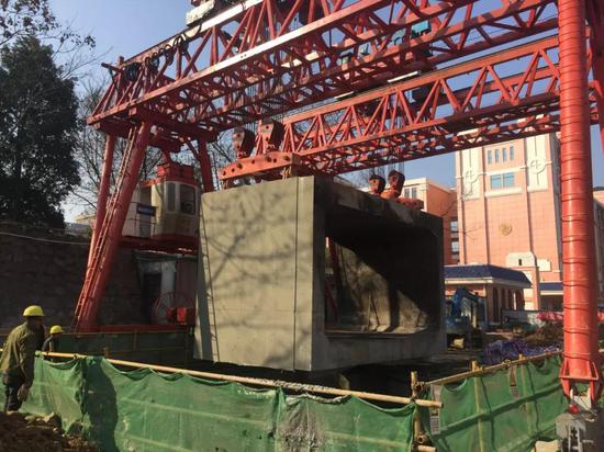 岳阳城区又一地下通道全线贯通 预计再过3个月能通行