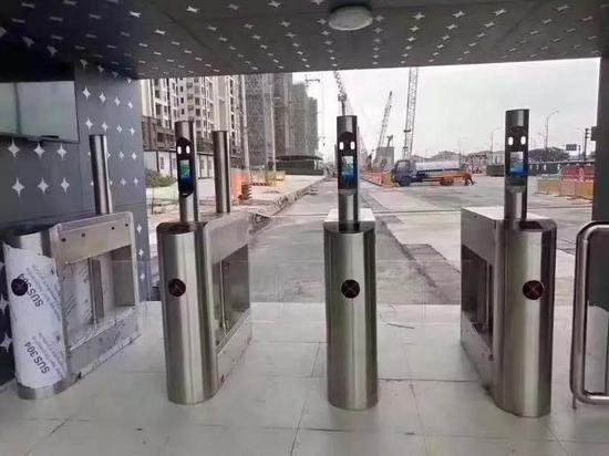 车站一露脸,警务系统报警