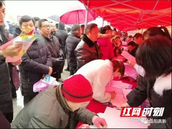 益阳高新区人才市场节后招聘火爆 最高月薪达8000元