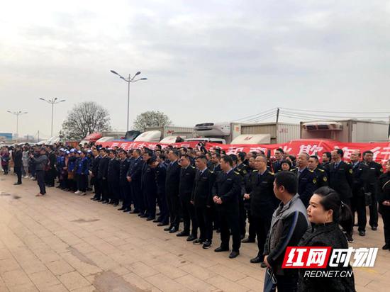 销毁假冒伪劣食品药品启动仪式现场。