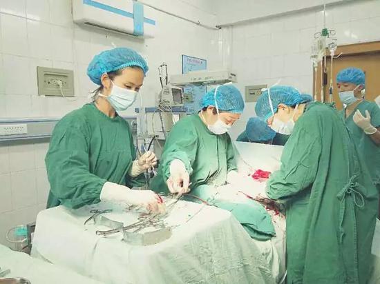 岳阳54岁产妇诞下幸运小天使！生产年龄创全市之最！