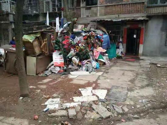 岳阳耄耋夫妇无安养之所 渴盼政府救助结束漂泊生活