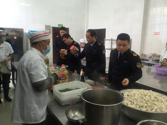 查看学生伙食情况