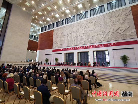 长沙铜官窑“黑石号”文物亮相国家博物馆文物精品展