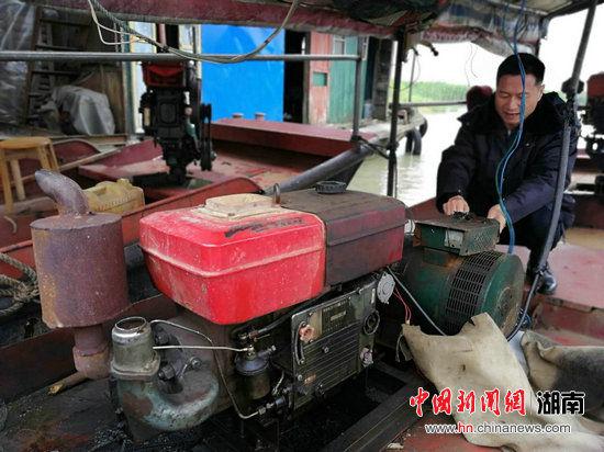 湖南沅江守护一湖碧水 让鱼儿自在游