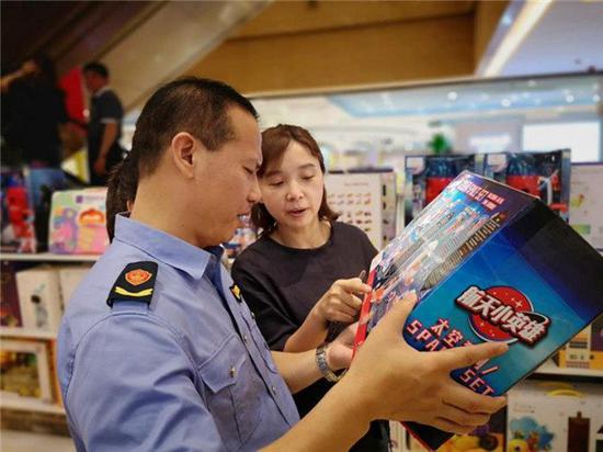 长沙市岳麓区市场监管局开展专利行政执法检查